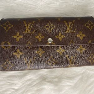 Louis Vuitton Monogram fold wallet with compartments